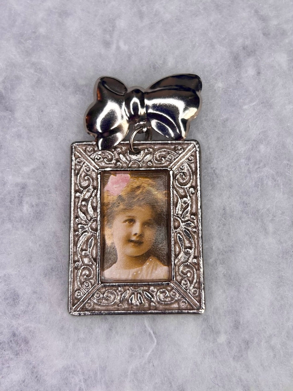 Vintage Victorian Revival Bow Frame Brooch (c. 1978–1988)